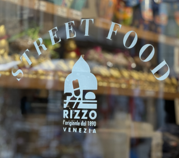 Banco del Rizzo Street Food a Venezia, cicchetti e street food veneziano autentico Cannaregio