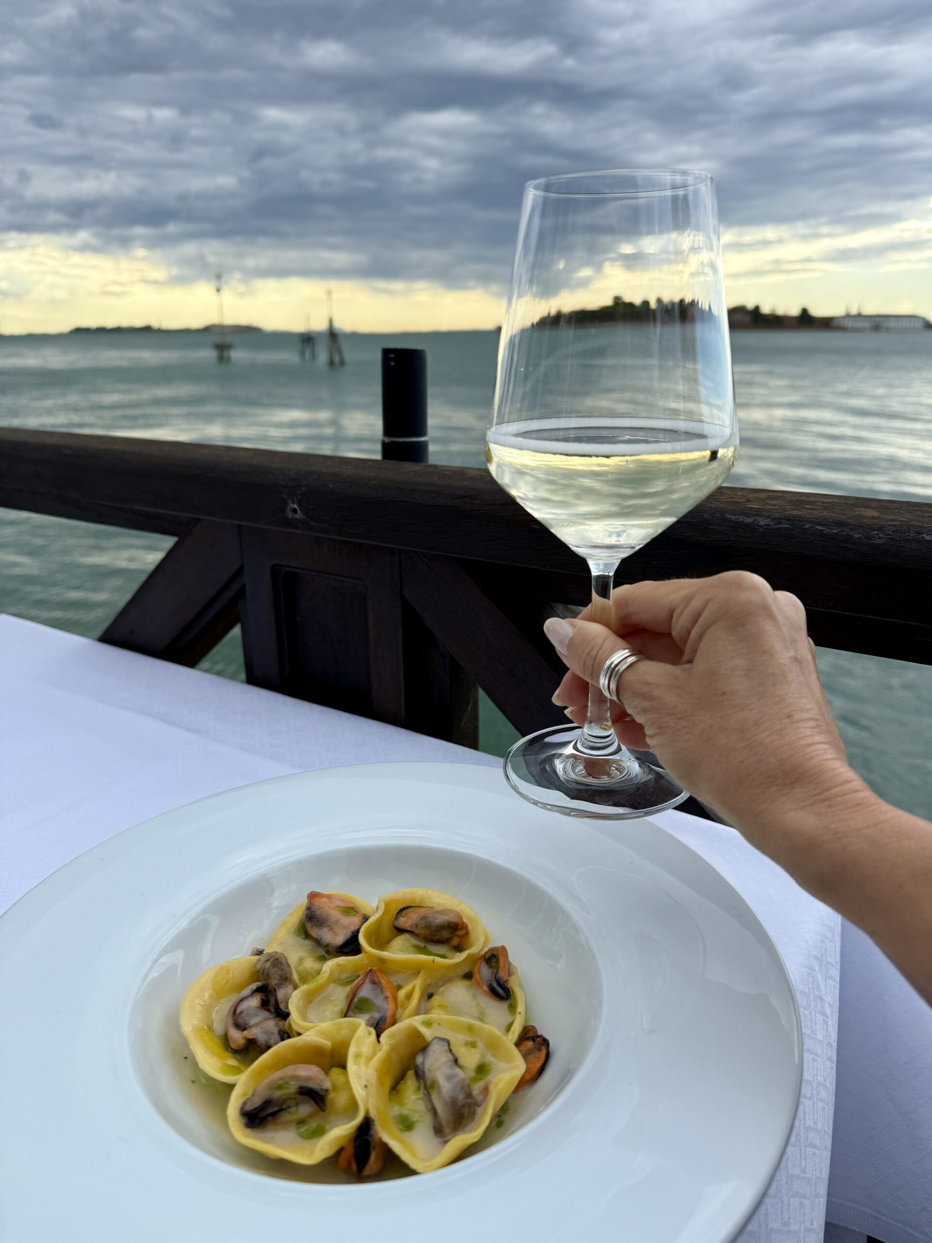 Essentiale Restaurant - calice laguna