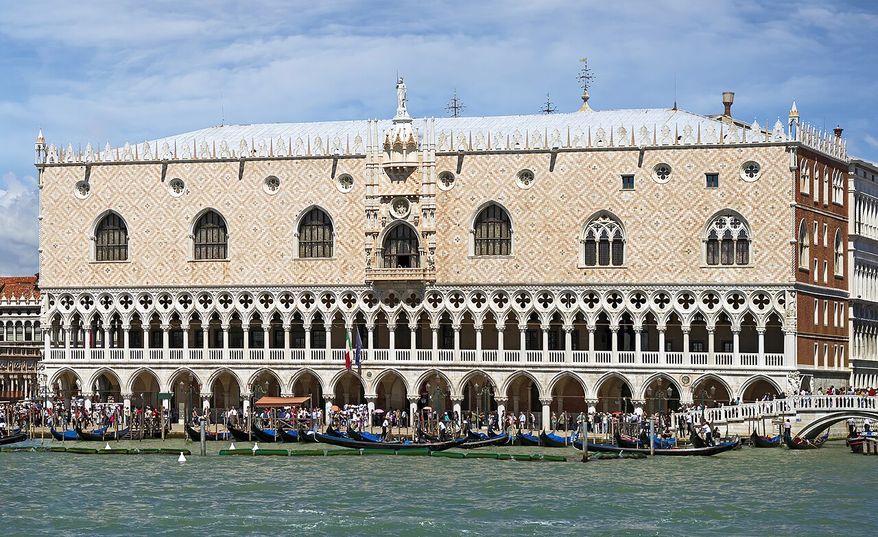 San Marco Venezia cosa vedere: il Palazzo Ducale affacciato sulla laguna