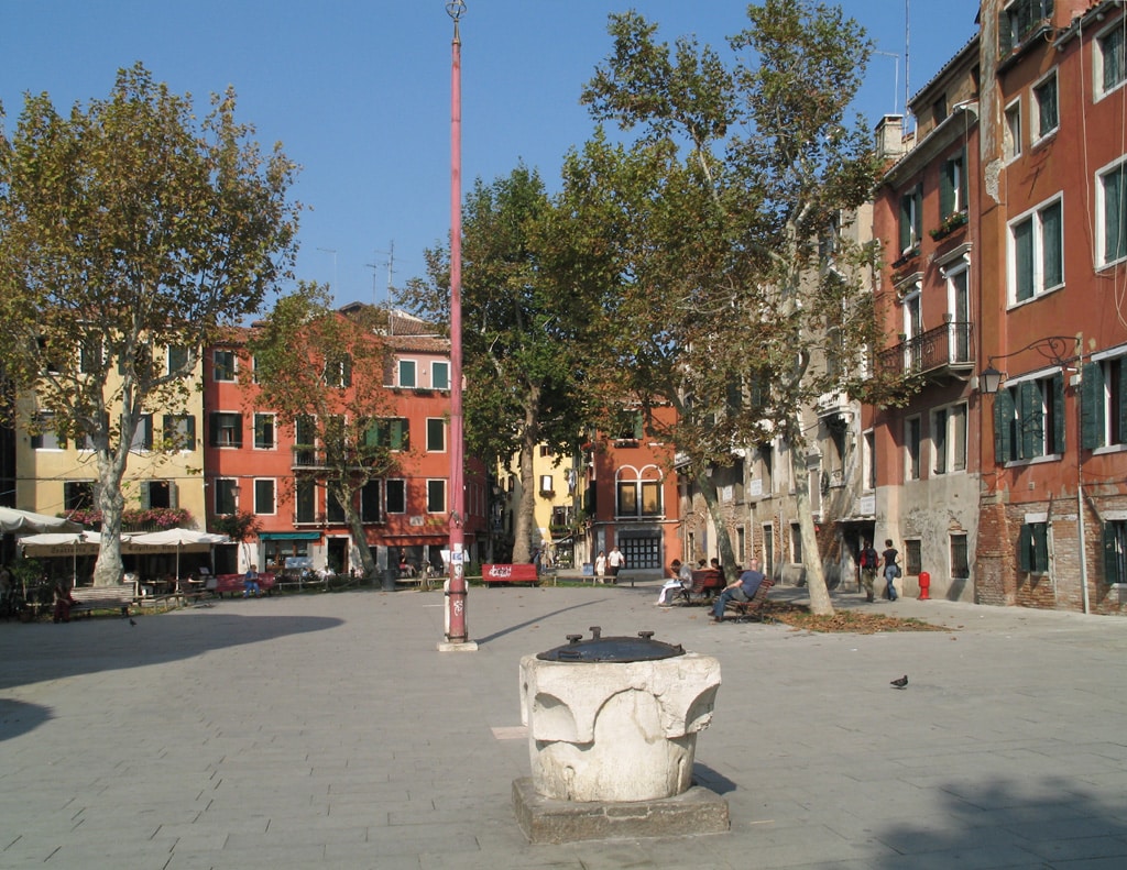 Il Campo San Giacomo dell Orio a Santa Croce